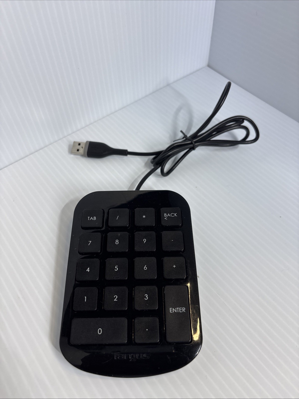 Targus Numeric Keyboard  #AKP10US Portable Numbers Keypad USB for PC & Macs (88)