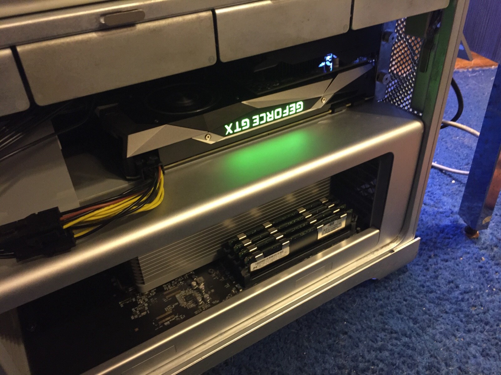 ULTRA RARE GeForce GTX 690 4GB DUAL-GPU Metal Video Card Mac Pro 4K Boot Screen