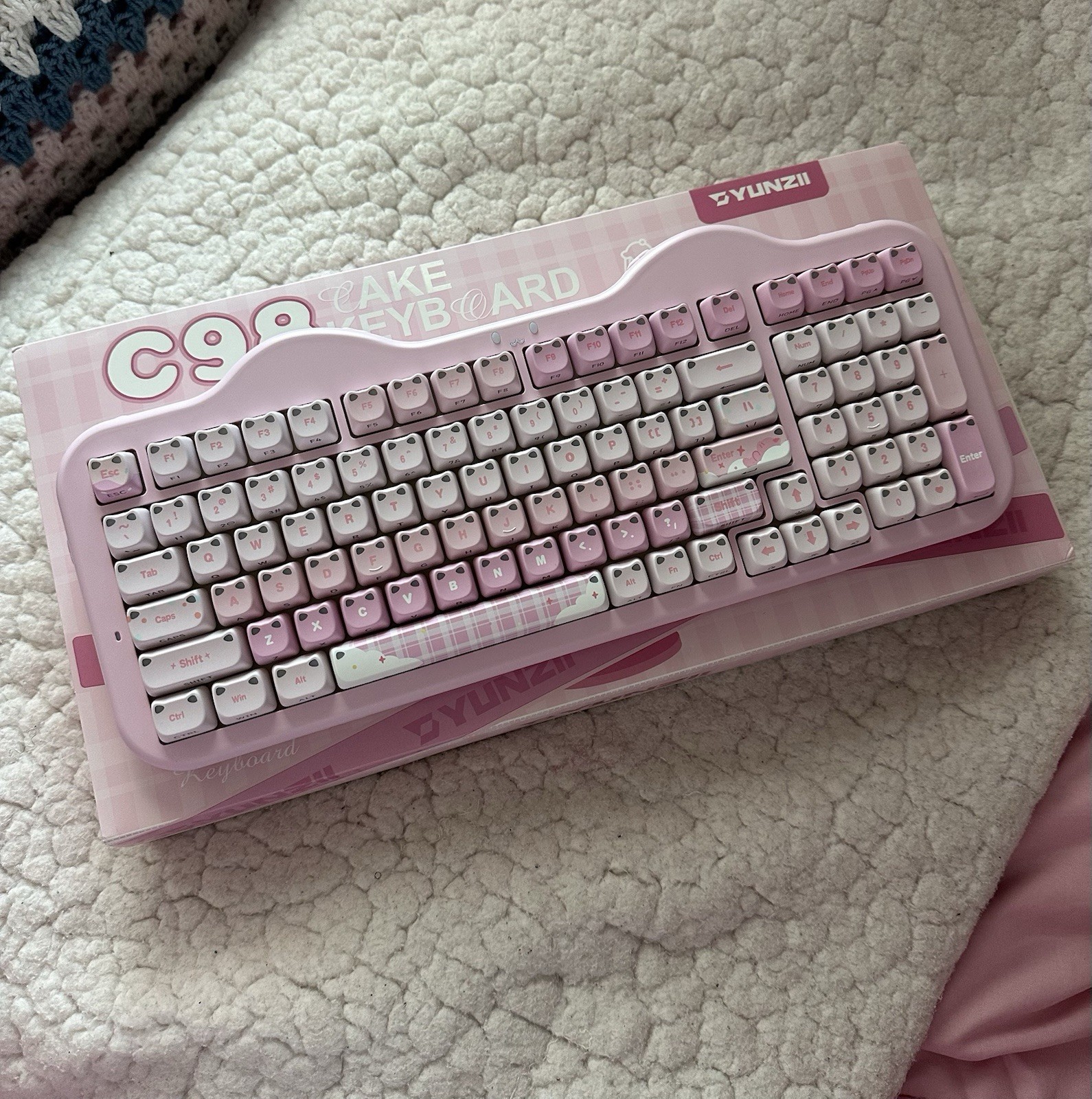 YUNZII C98 MAO Cake Kitten Wireless Mechanical Keyboard & Mousepad - 96% Layout