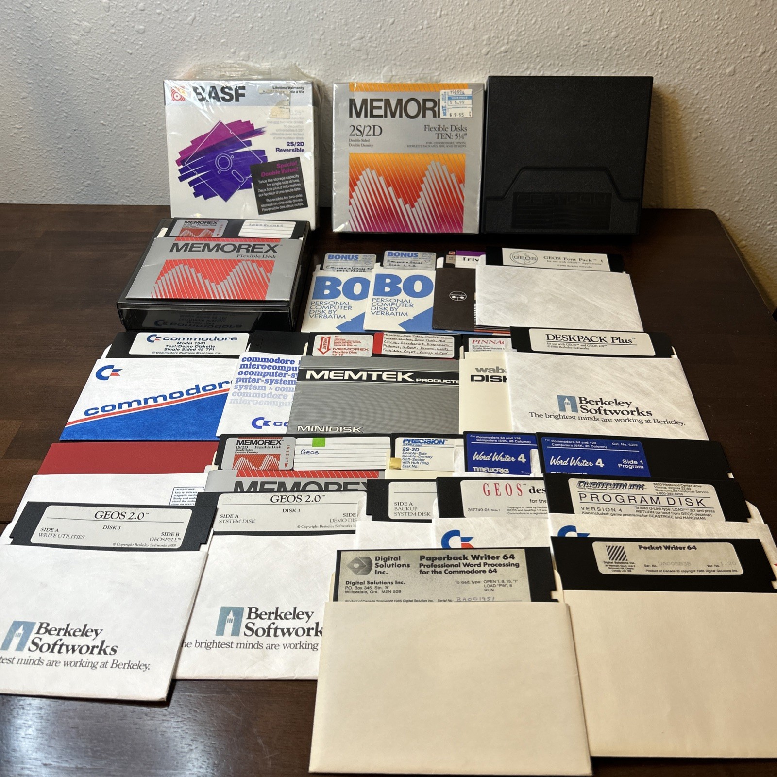 Vintage Commodore 64 / C64 5.25” Floppy Disk Software & Storage Lot