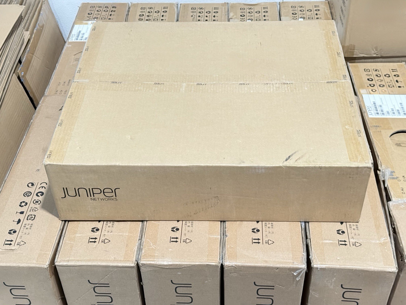 Factory Sealed JUNIPER EX4000-48MP Switch 48x 1/2.5/5/10GbE mgig PoE