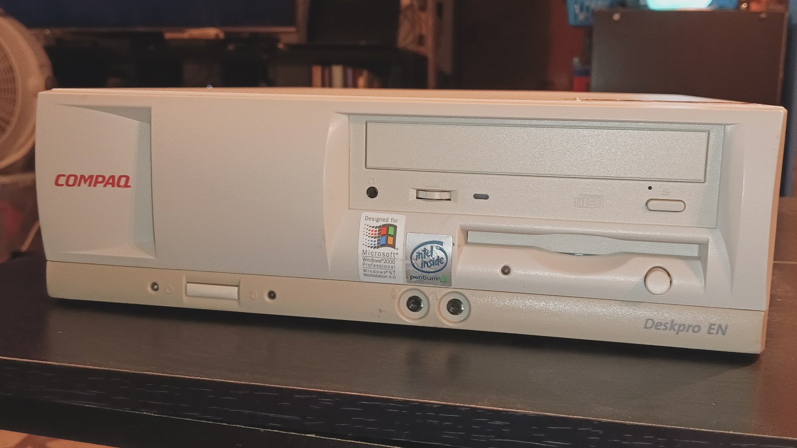 Nice Compaq Deskpro EN SFF P3-866Mhz, 512MB, 40GB, CD/Floppy, Windows 98, Works