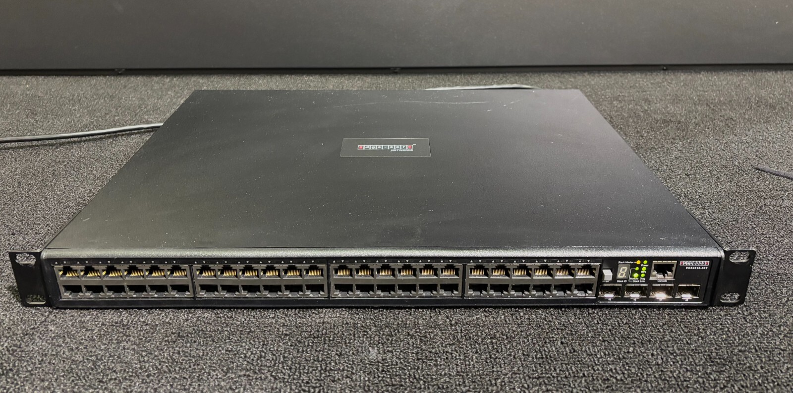 Edge-Core ECS4610-50T Stackable Switch with Power Cord. ***Tested***