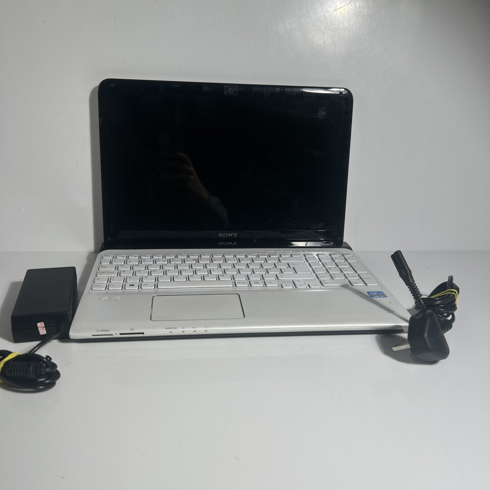 Sony Vaio SVE151J11M White Laptop. 15.6" Screen. 4GB