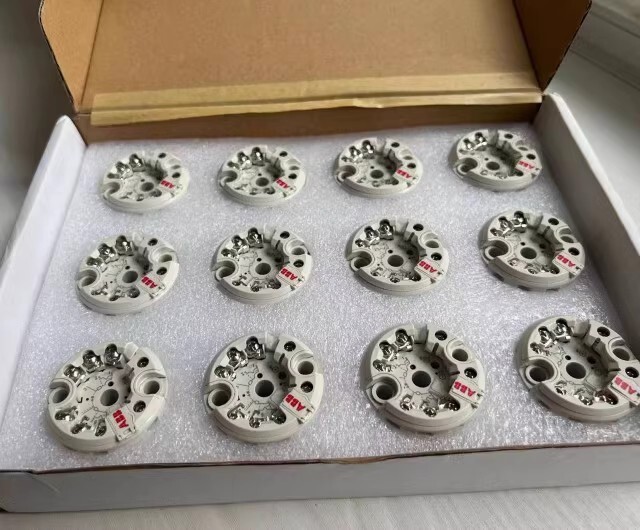 1pcs ABB temperature transmitter TTH300-S1 Explosion-proof