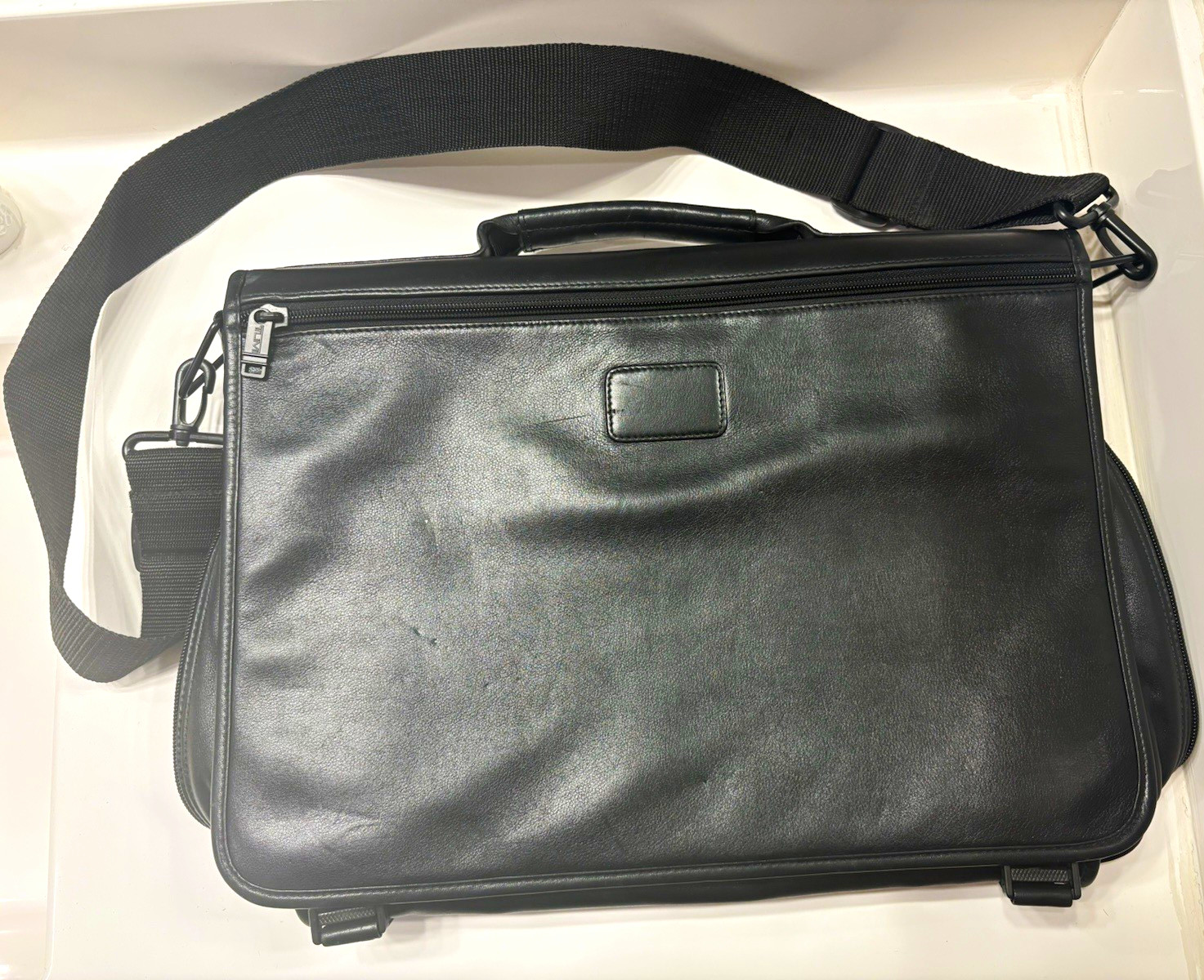 TUMI 909D3 Black Leather Padded Briefcase 15" Laptop Bag w/ Strap 16x12x5