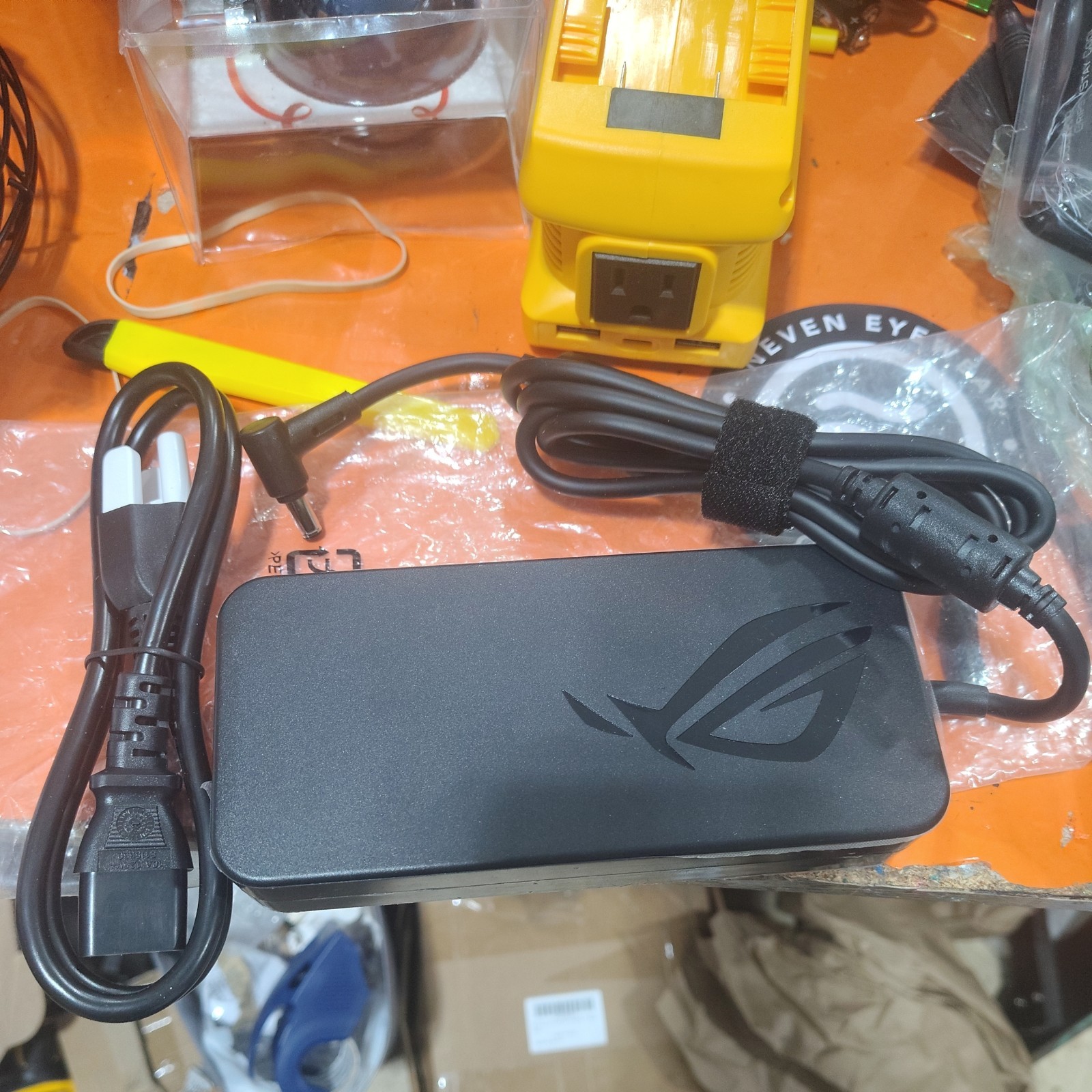 Asus ADP-230GB B ac/DC charger 19.5v 11.8a 100-240v