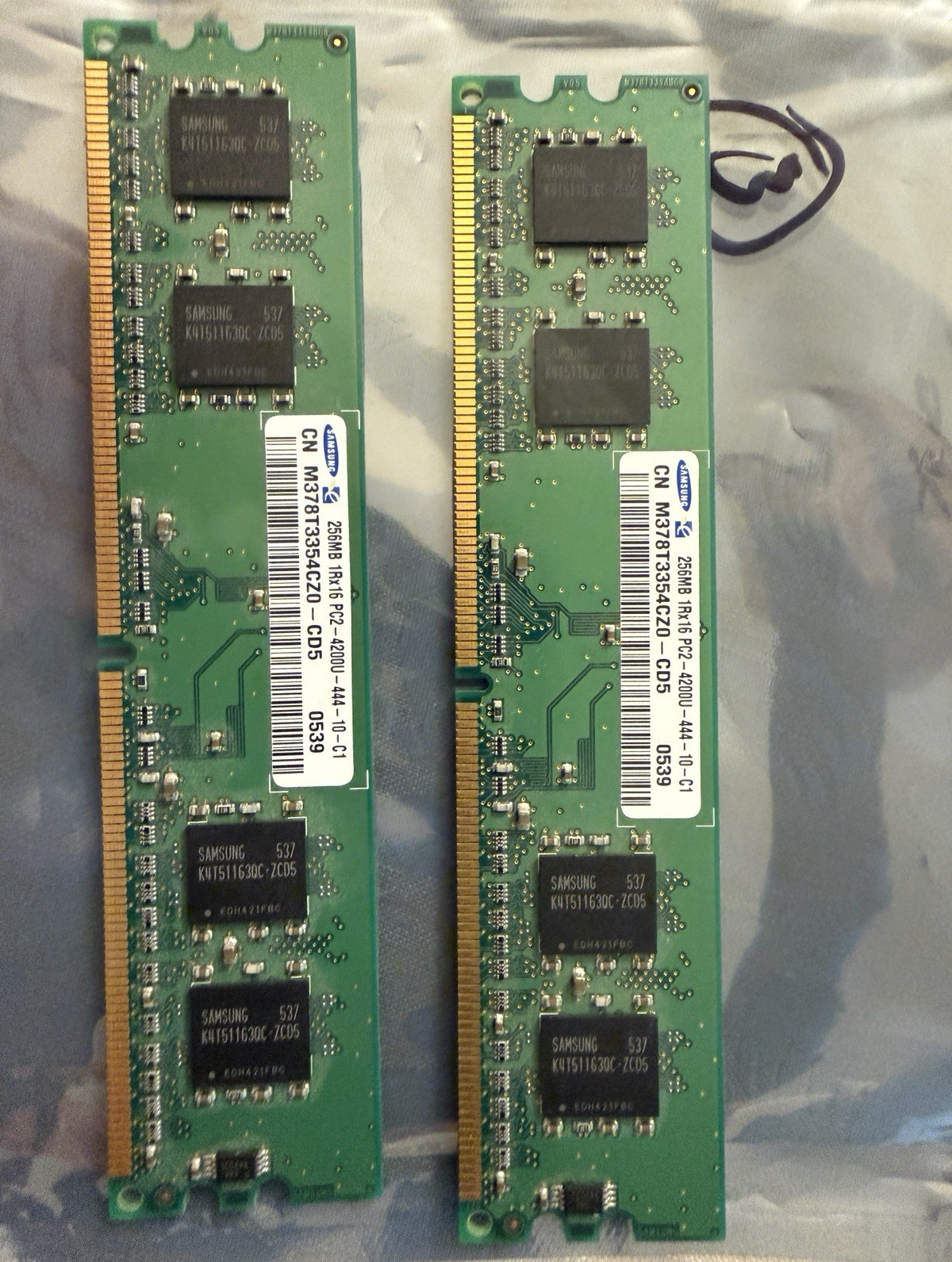 Samsung 512MB (2x256MB) DDR2-533 PC2-4200U 240-Pin DIMM M378T3354CZ0-CD5 TESTED