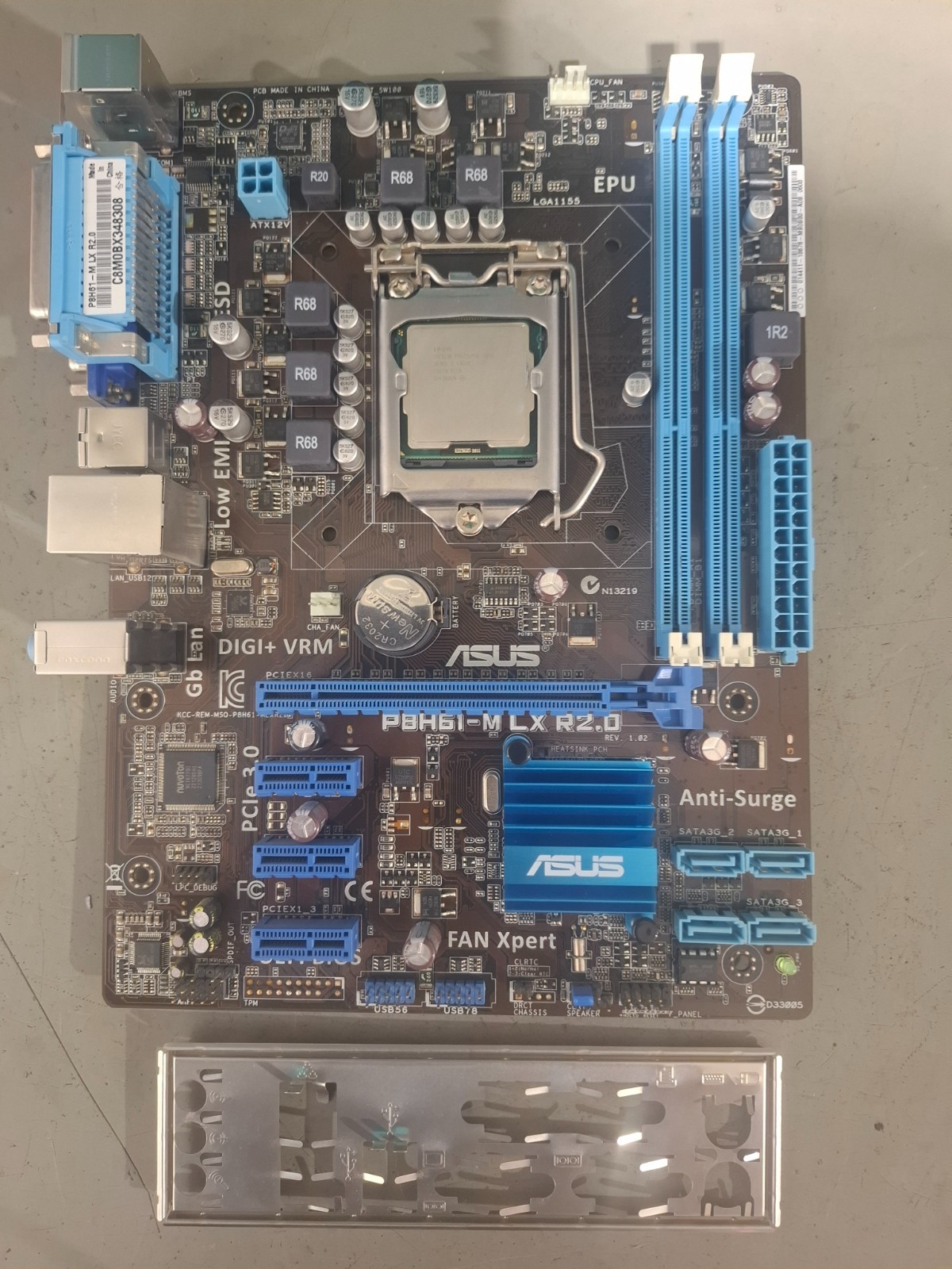 Asus P8H61-M LX2 R2.0 LGA1155 DDR3 SDRAM Desktop mATX Motherboard w/CPU G645