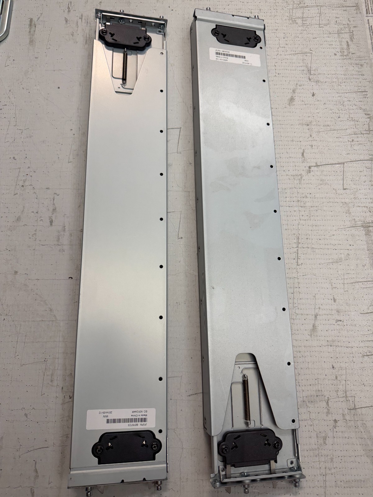 IBM Lenovo Flex System 7893 8721 8724 Enterprise Rack Rail Kit 88Y6722 88Y6723