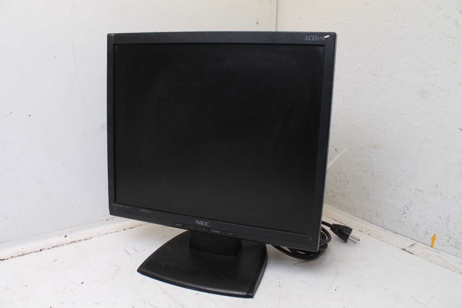 NEC LCD17V LCD 17 V BK Display Monitor Flat Panel w/ VGA & Power Cable