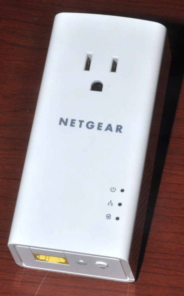 NETGEAR Powerline 1200 + Extra Outlet (PLP1200S) Powerline Ethernet Adapter