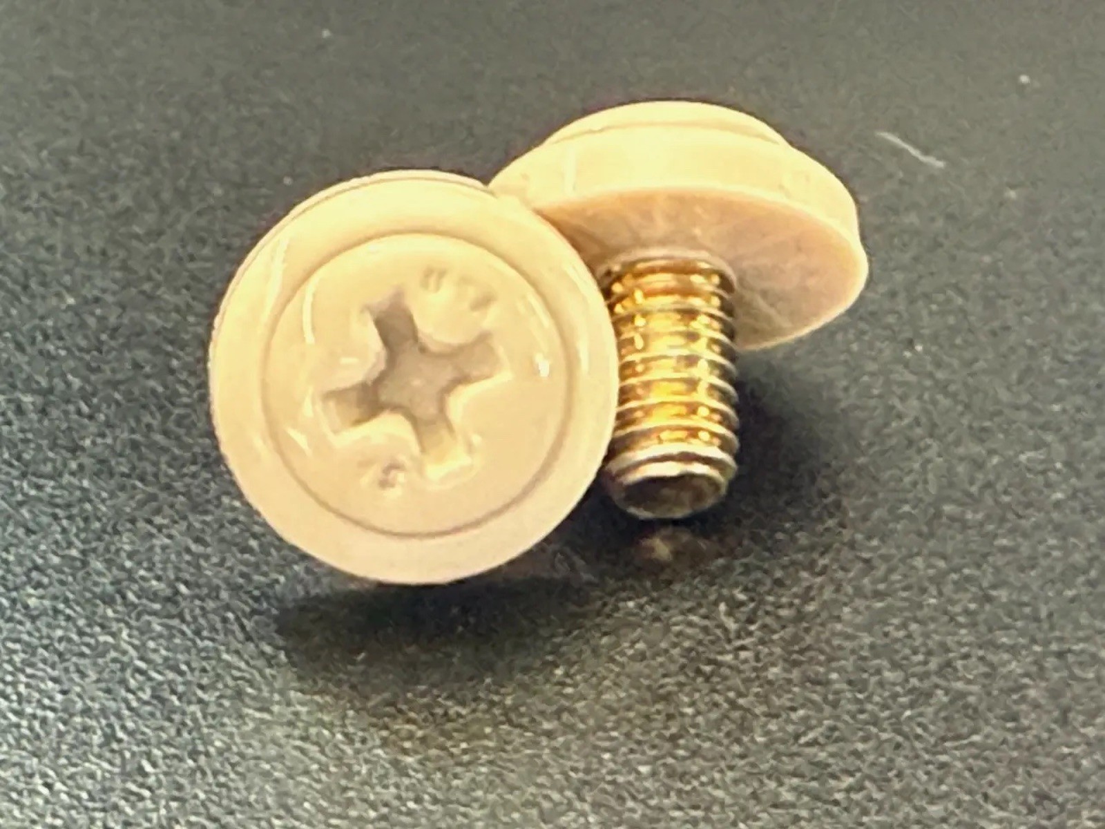 Amiga A3000 case screws - Set of 4 for Amiga 3000 Desktop