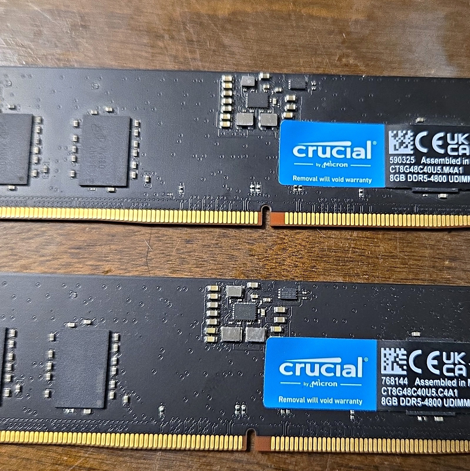 Crucial 32GB (4x8GB) DDR5-4800  , + TFORCE (2x8GB) DDR4 3000