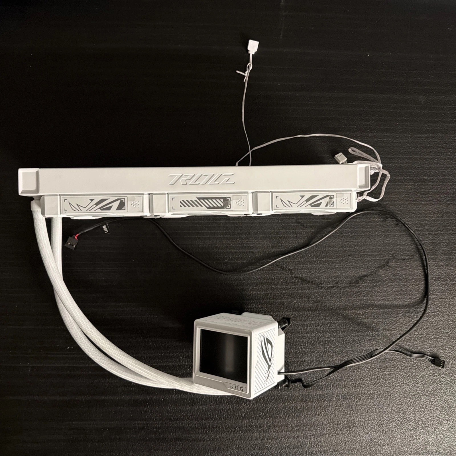 Asus ROG RYUYJIN III 360 ARGB Extreme White AIO CPU Liquid Cooler with LCD AMD 
