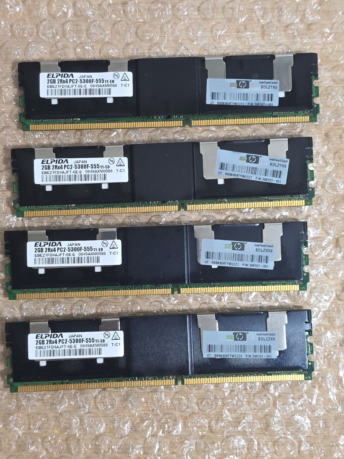 RAM DDR2 4x 2 GB - ECC FB-DIMM 2Rx4 PC2-5300F-555-11-E0 Elpida EBE21FD4AJFT-6E-E