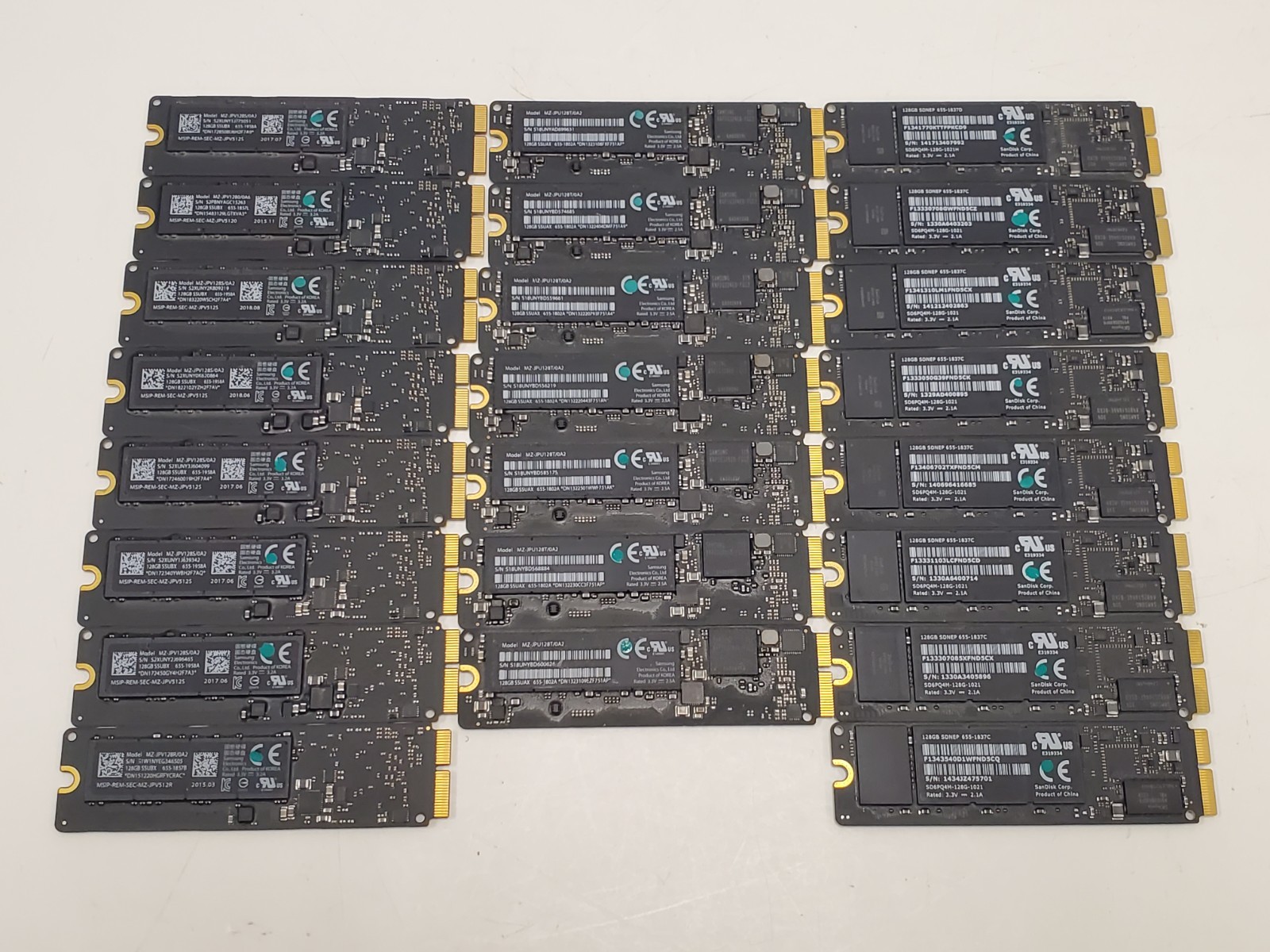 LOT OF 23 Apple Samsung Blade 128GB SSD Solid State Drives SSUBX SSUAX SDNEP