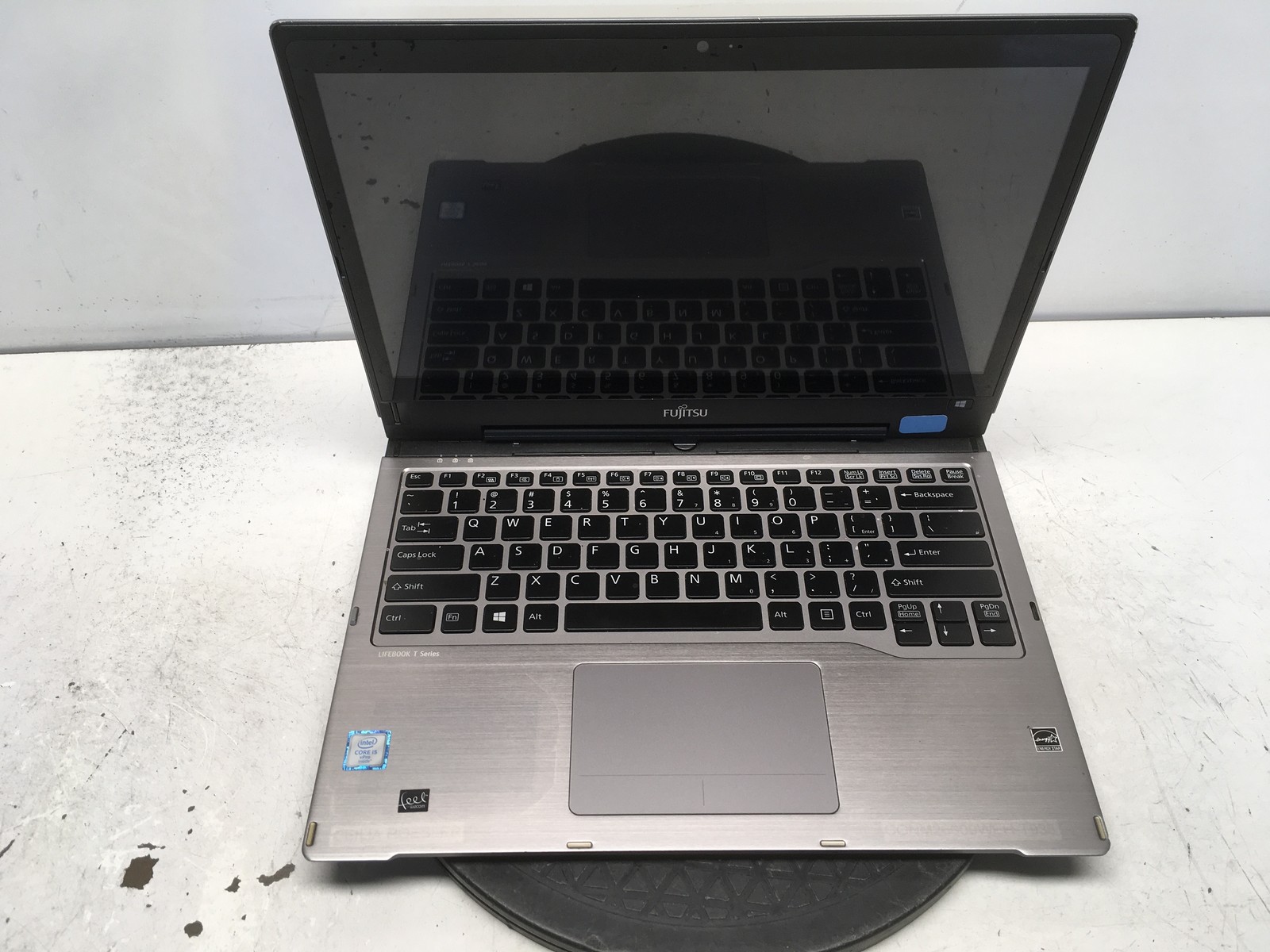 Fujitsu LifeBook T936 Intel i5-6300U 2.4GHz 8 GB NO HDD No Batt