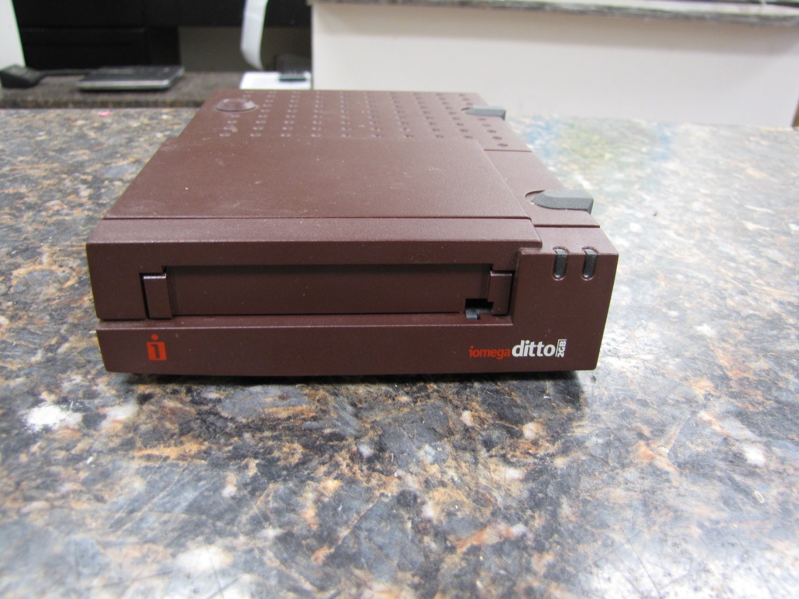 IOmega Ditto 2GB  2GB-PPT Tape Drive Model 10200-PX -MO6