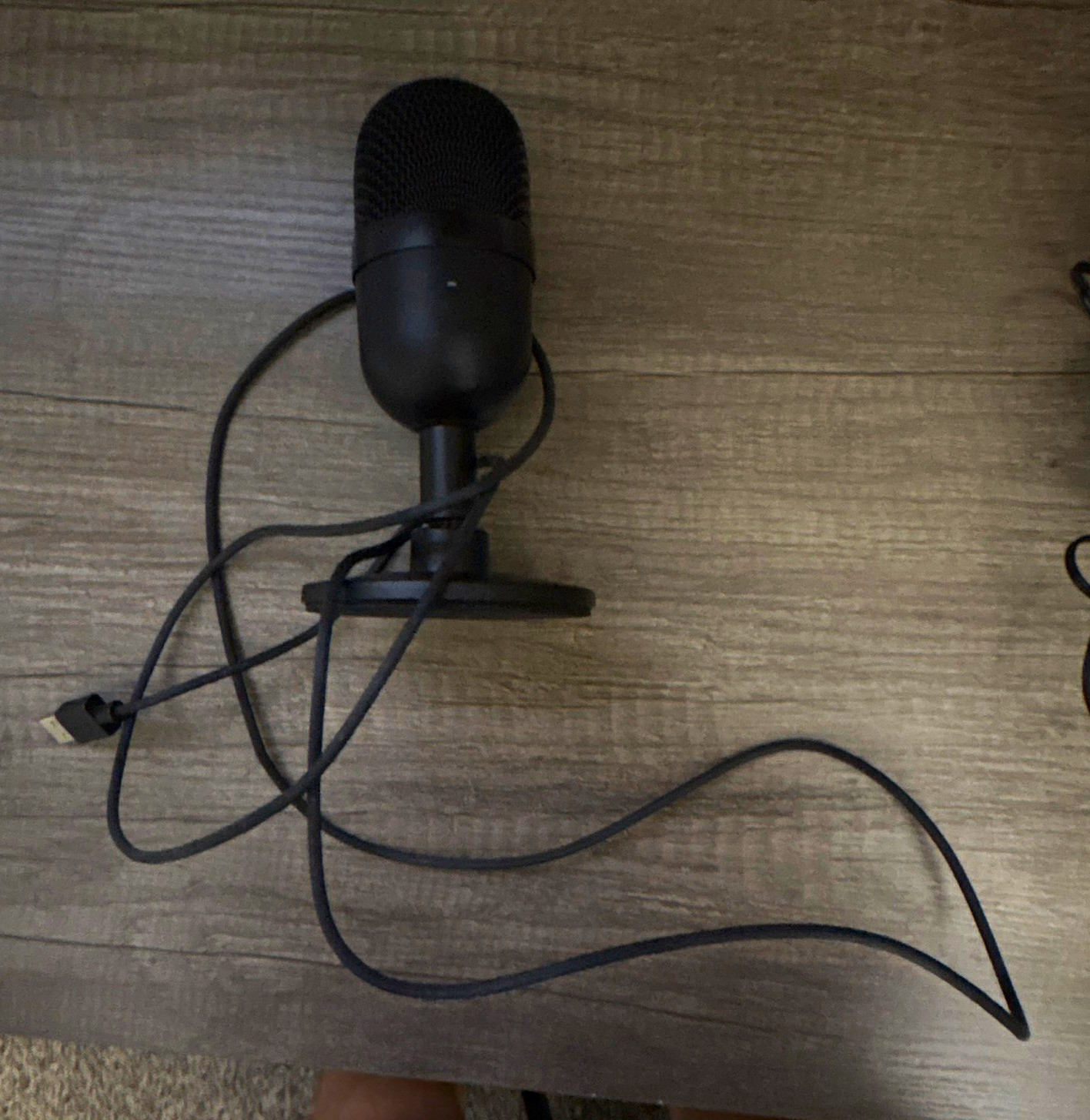 Razer Seiren Mini V3 Freestanding Desktop Microphone w/ Adjustable Stand/Mount