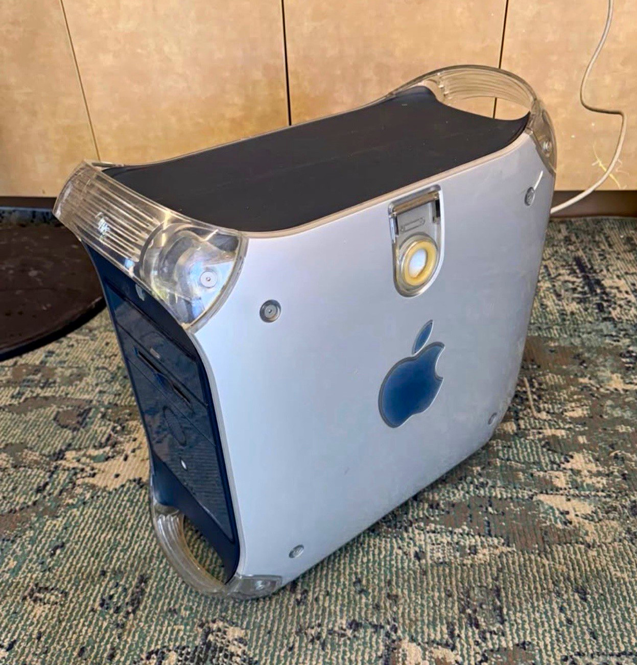 Apple Power Mac G4 Tower PowerPC G4 Blue/Gray Optical Drive USB FireWire M5183