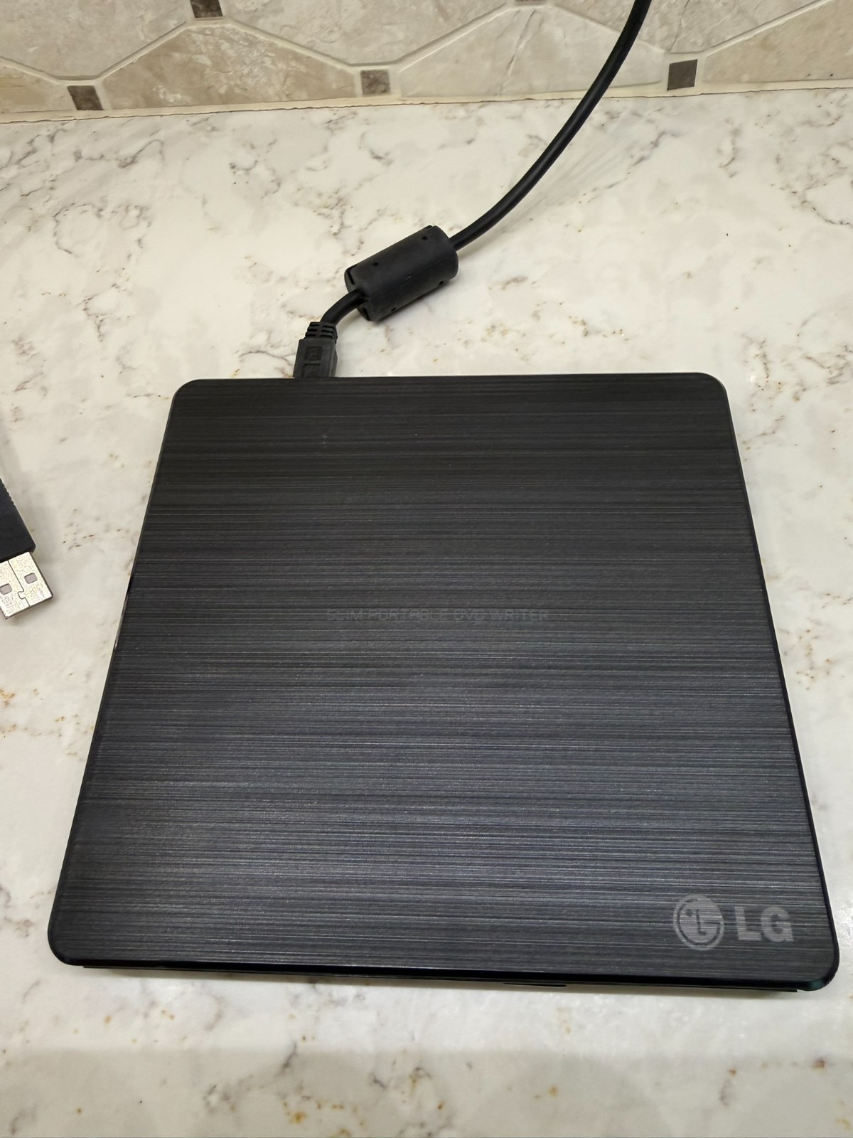 LG SP60NB50 Ultra Slim Portable DVD Writer Black
