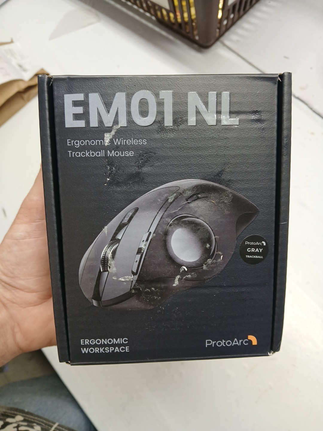 ProtoArc EM01 NL Ergonomic Bluetooth Wireless Trackball Mouse Gray trackball