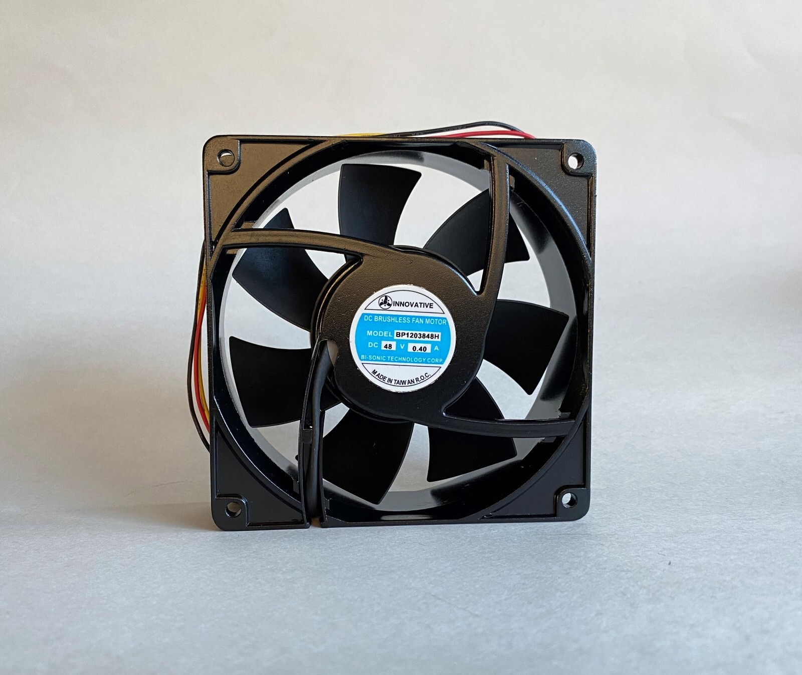 INNOVATIVE BP1203848H 120x120x38MM DC48V 2-BALL BEARING FAN W/3-WIER - NEW