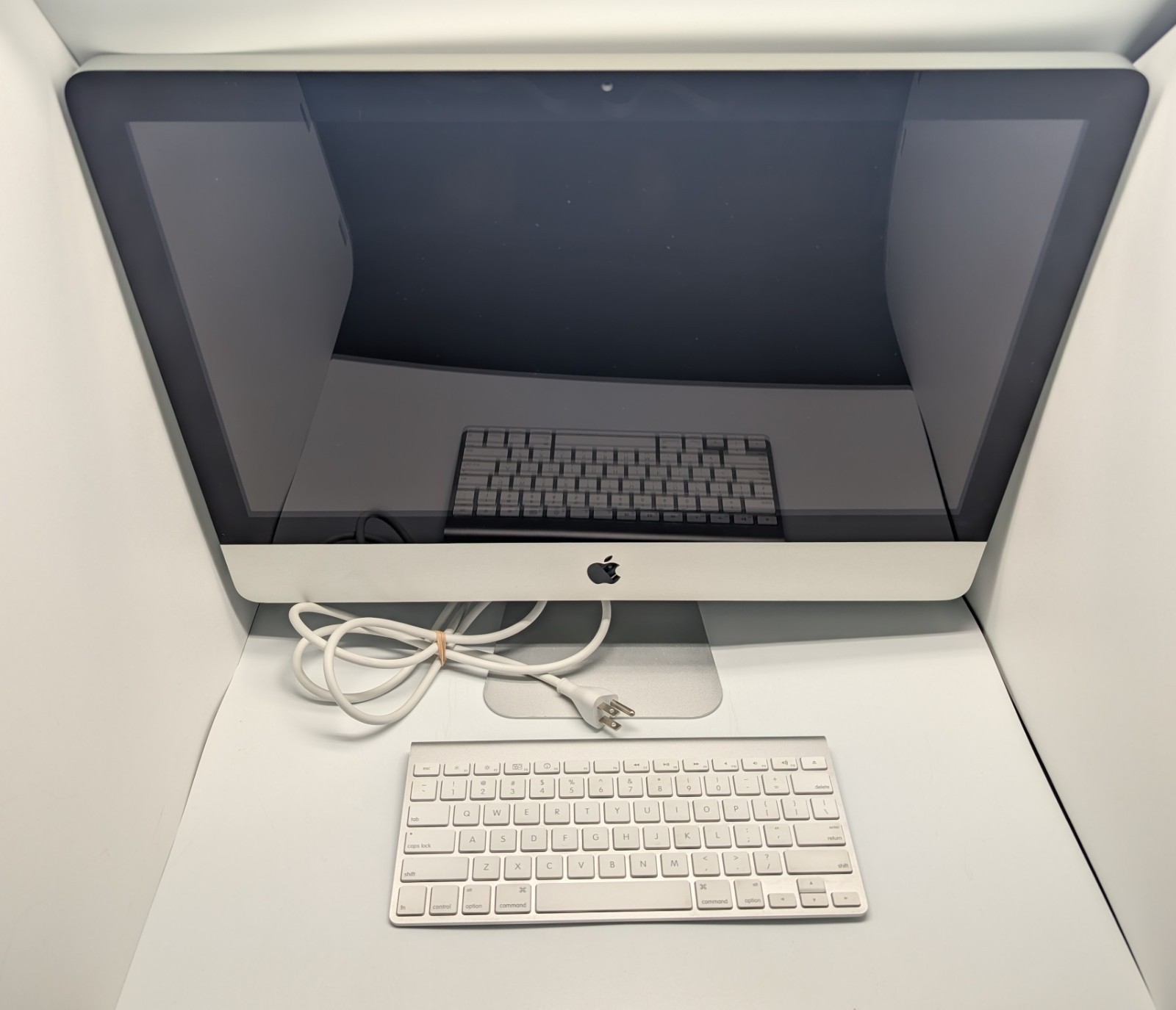 Apple iMac 21.5" 2011 Core i5 2.5 GHz 4GB RAM 500GB HDD Radeon 6750M High Sierra