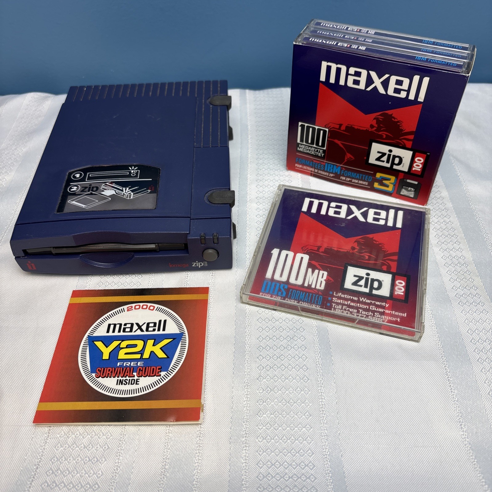 Iomega Zip Drive Z100P2 plus Four 100mb Disk UNTESTED MAC100 IBM Format Y2K