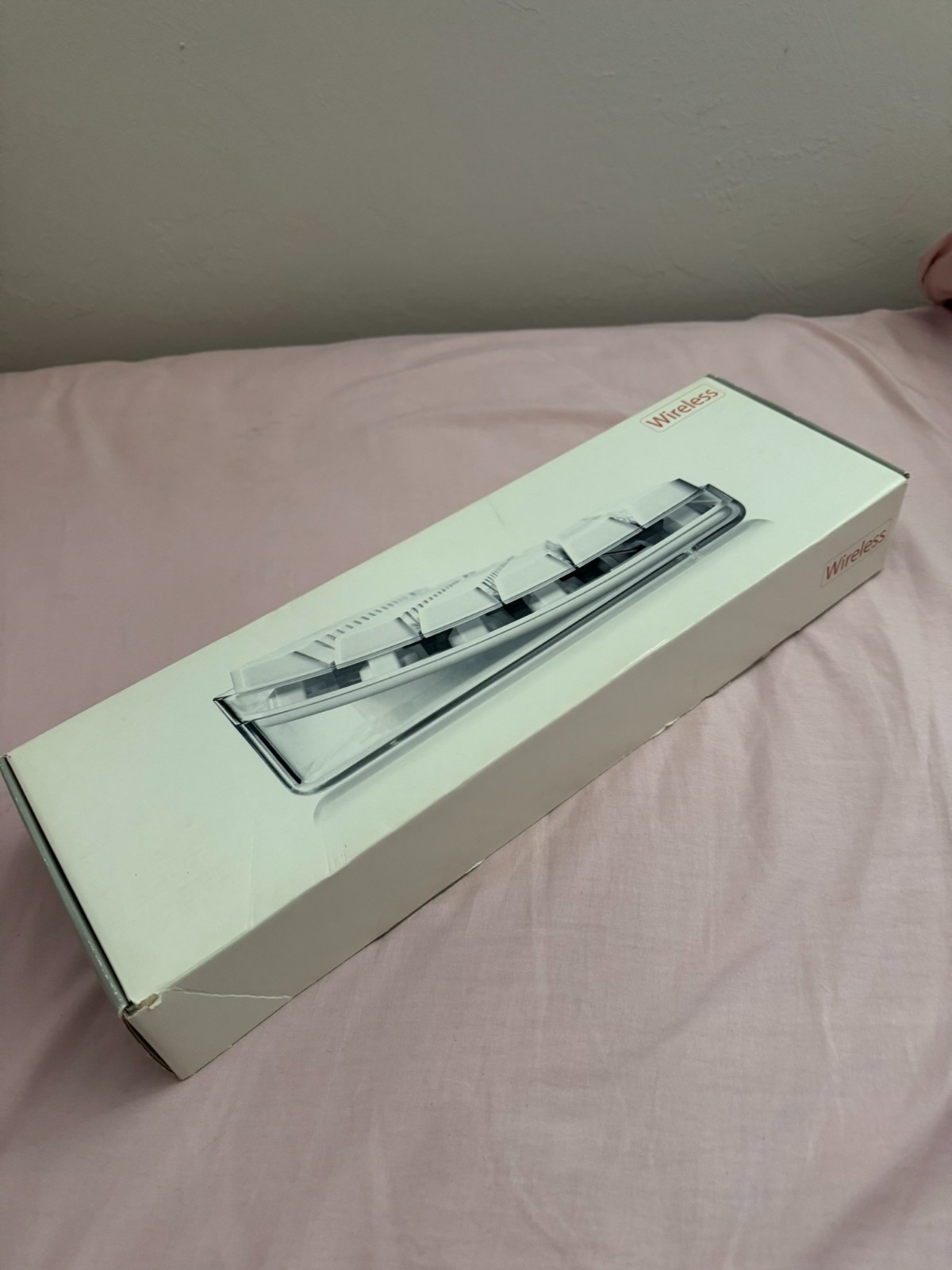 Apple Wireless Keyboard for Mac M9270LL/A  In Original Box White