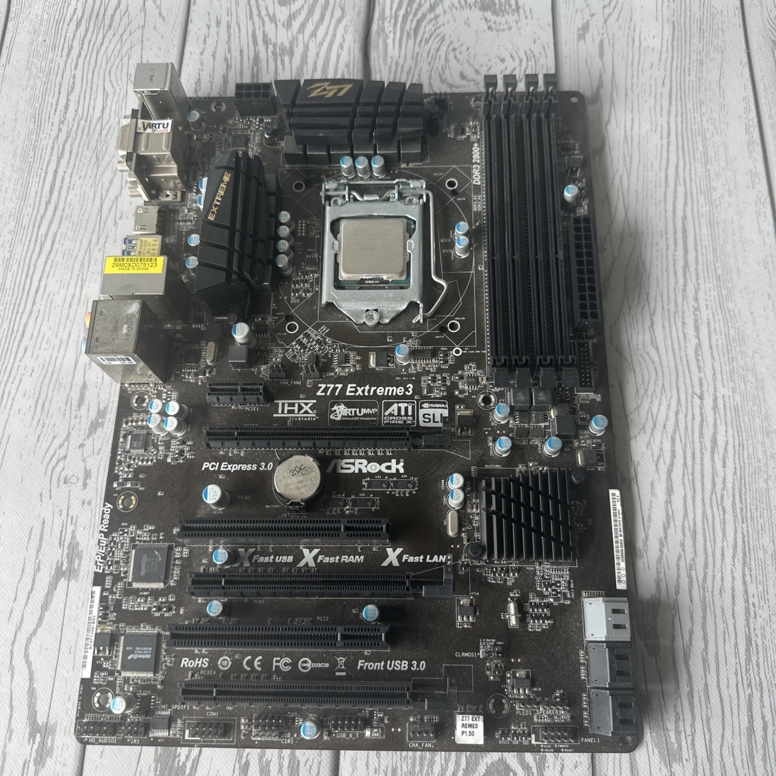 ASRock Z77 Extreme3 Z77 ATX Mainboard Sockel 1155 Plus an Intel i5 3.4 GHz