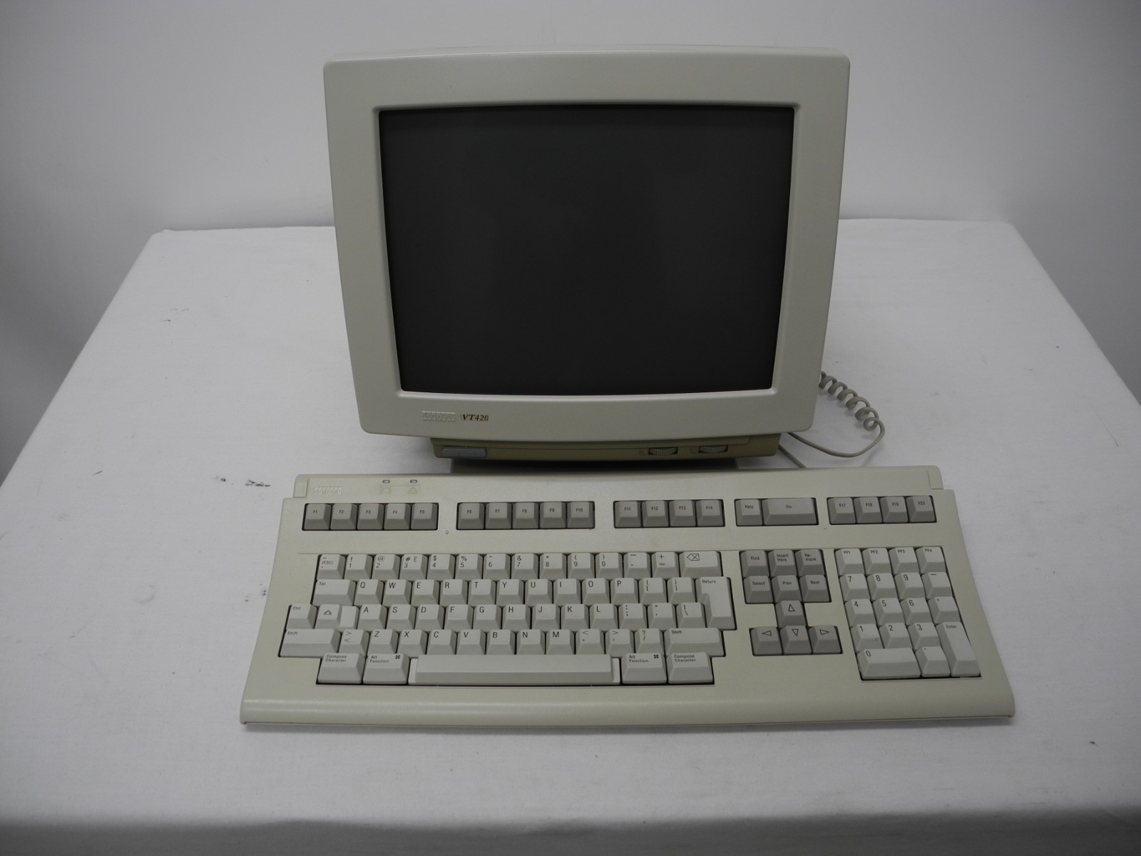 DEC VT420-C4 DUAL SESSION VIDEO TERMINAL & LK401-AA KEYBOARD NEW CRT RE-PAINTED
