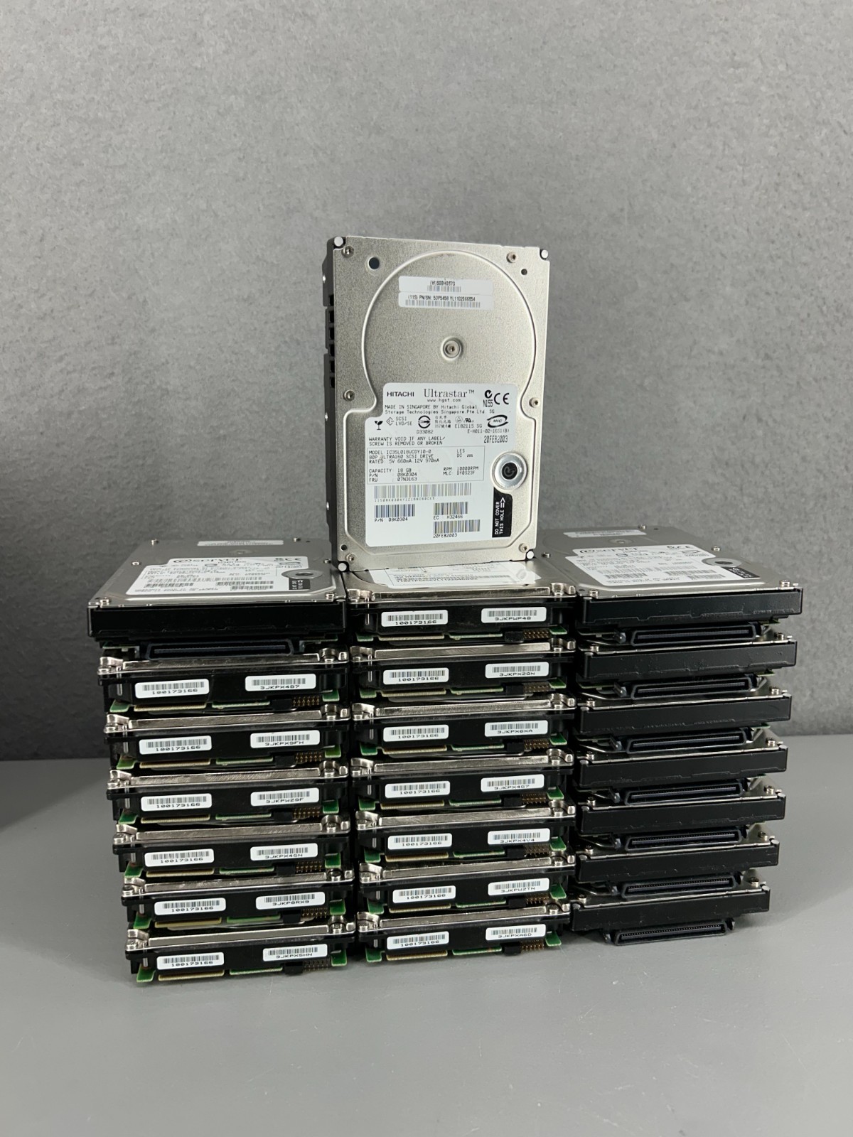 Lot of IBM / Hitachi 17GB 18GB 10K 68-Pin SCSI Server Hard Drives *UNTESTED