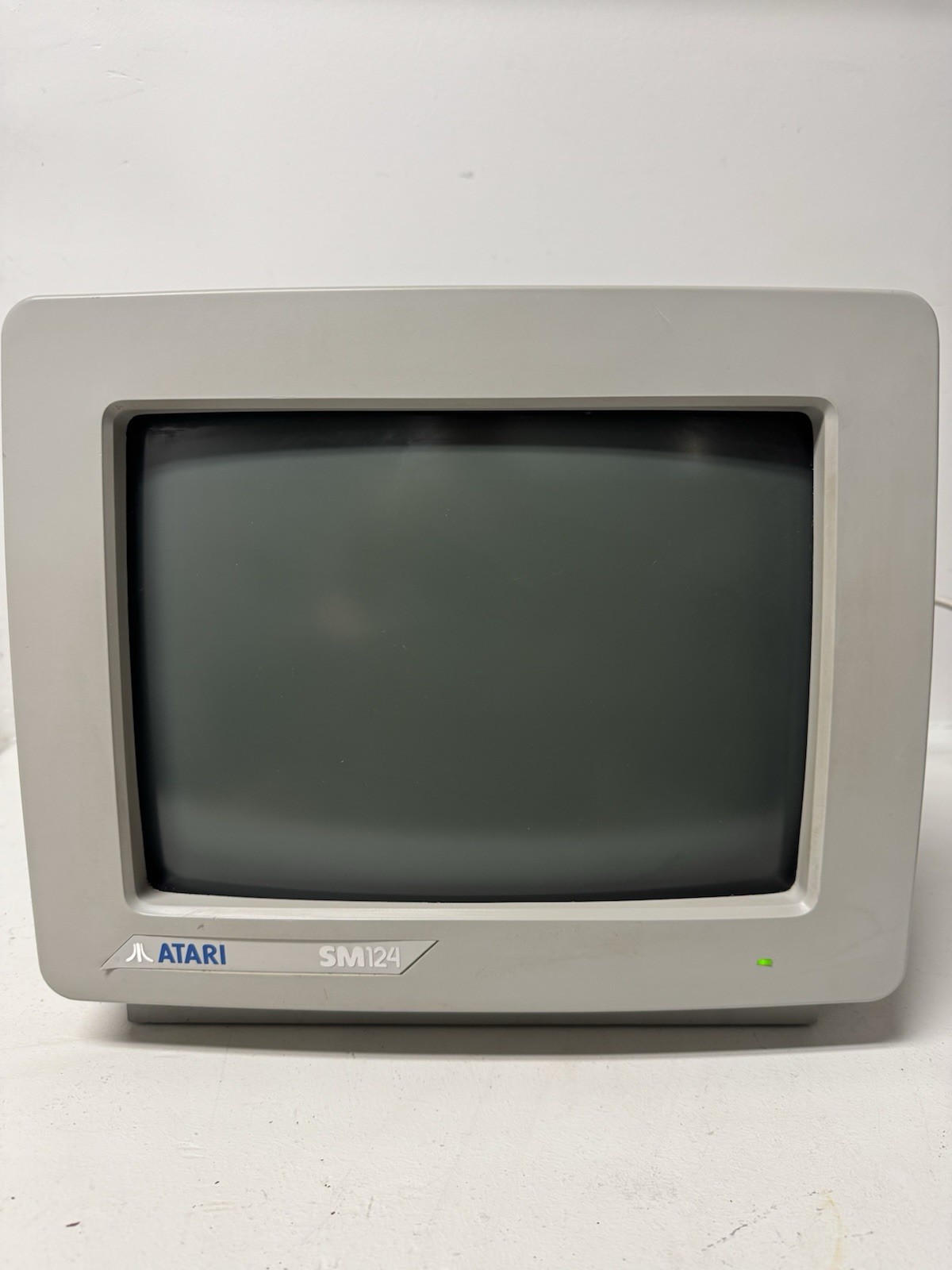 Atari SM124 CRT Monochrome Monitor - 1987 - Powers On