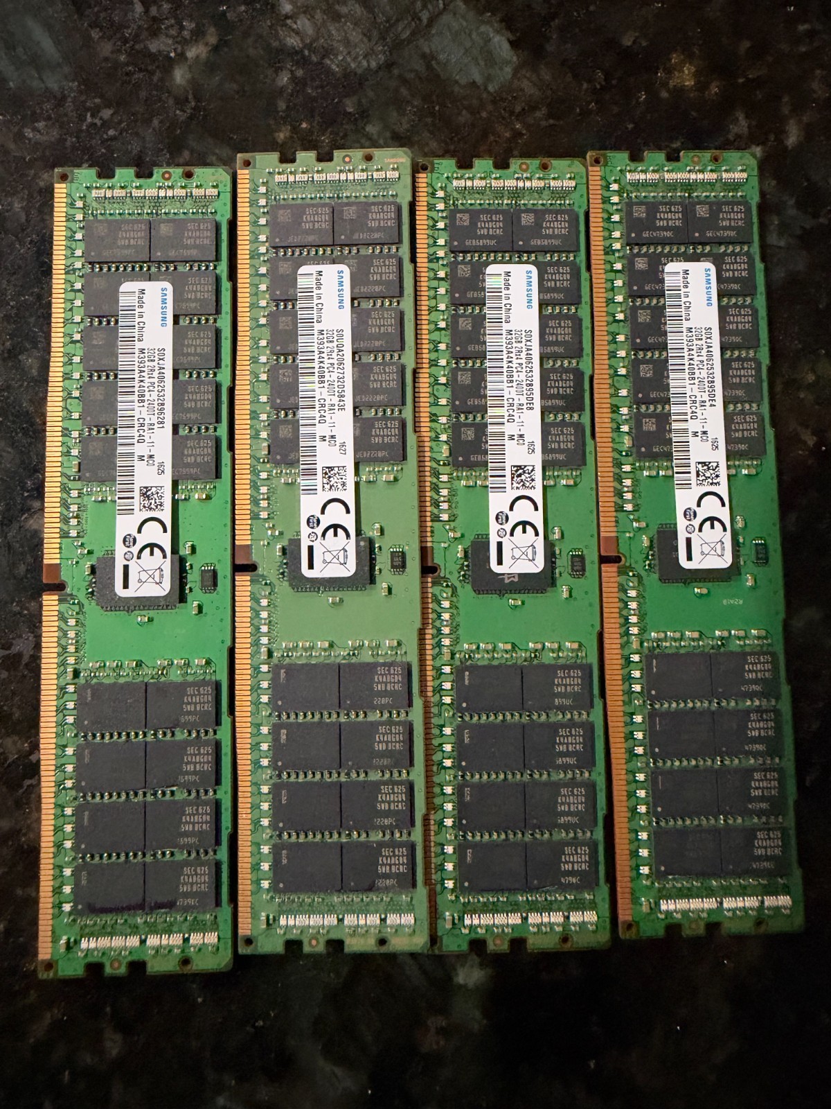 Samsung 32GB  2Rx4 PC4  2400T -RA1-11-MC0 M393A4K0BB1-CRC4Q M  (SET OF 4)