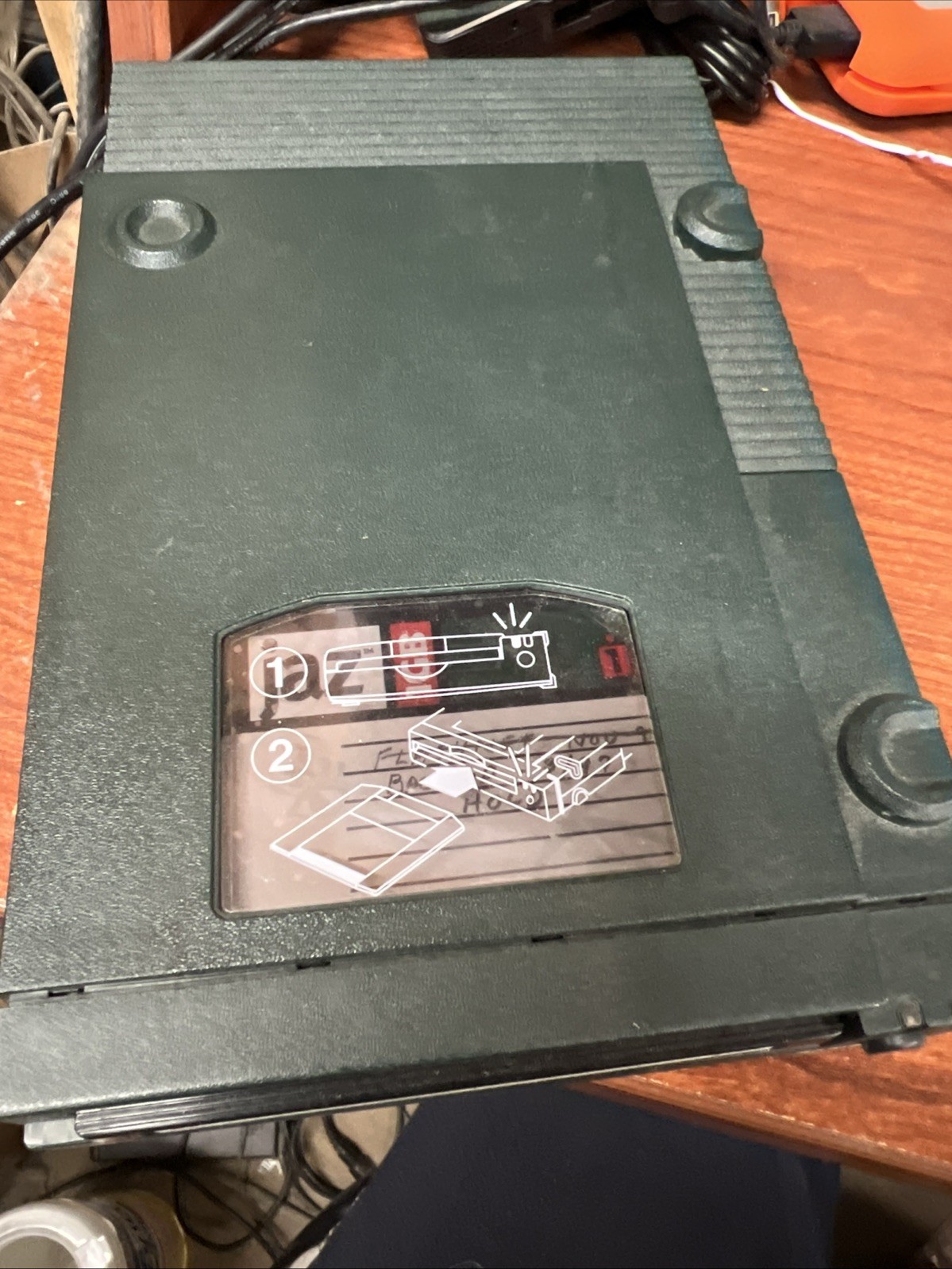 Iomega jaz drive 1G V1000S  NO cable or Power - Supply 