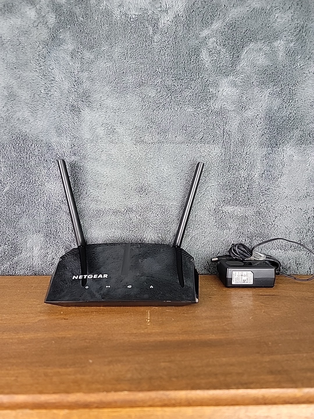 Netgear AC1000 / WiFi Router / Model R6080 / 4 ports 