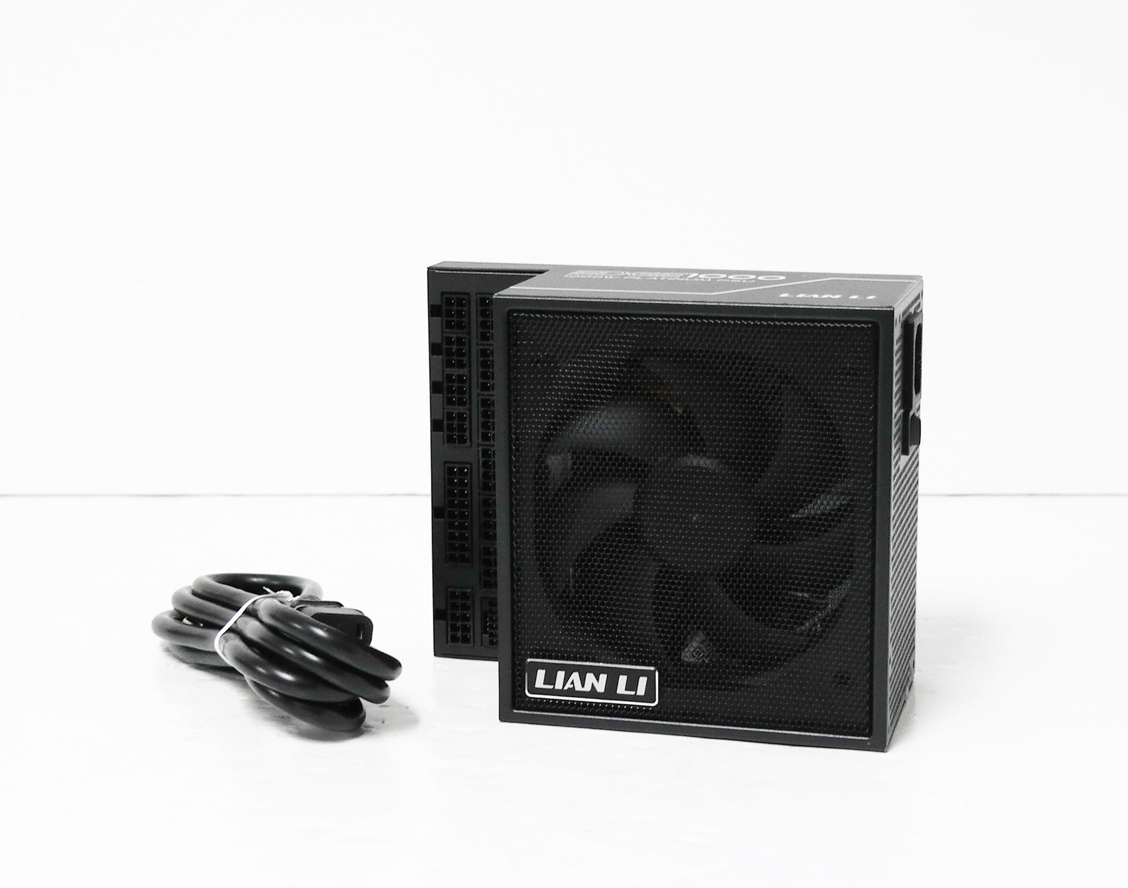 Lian Li Edge Series ‎EG1000BE.US 1000W Full Modular Power Supply