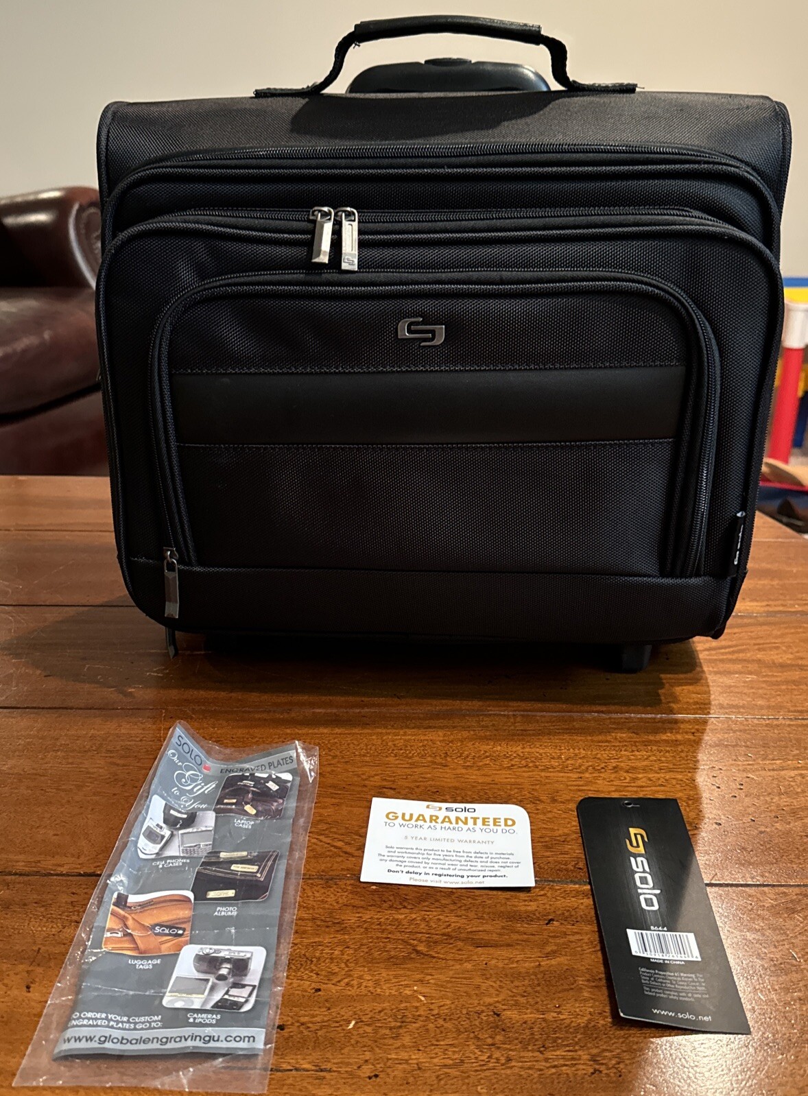 Solo Classic Rolling Overnighter Case Model B64-4 UPC #030918261446 MINT COND