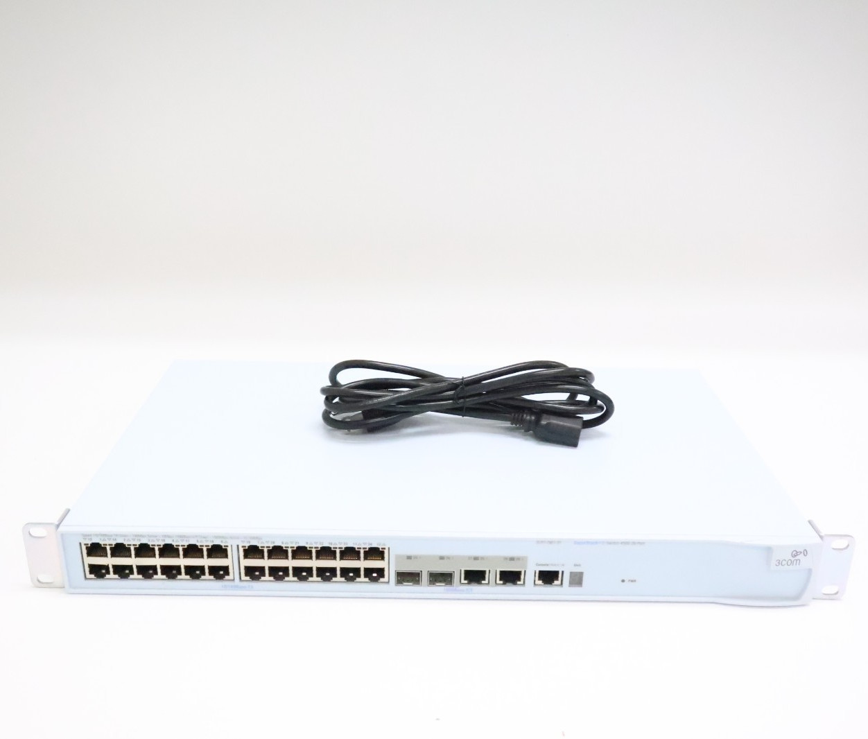 3Com SuperStack 3 4500 3CR17561-91 26-Port Managed Ethernet Switch