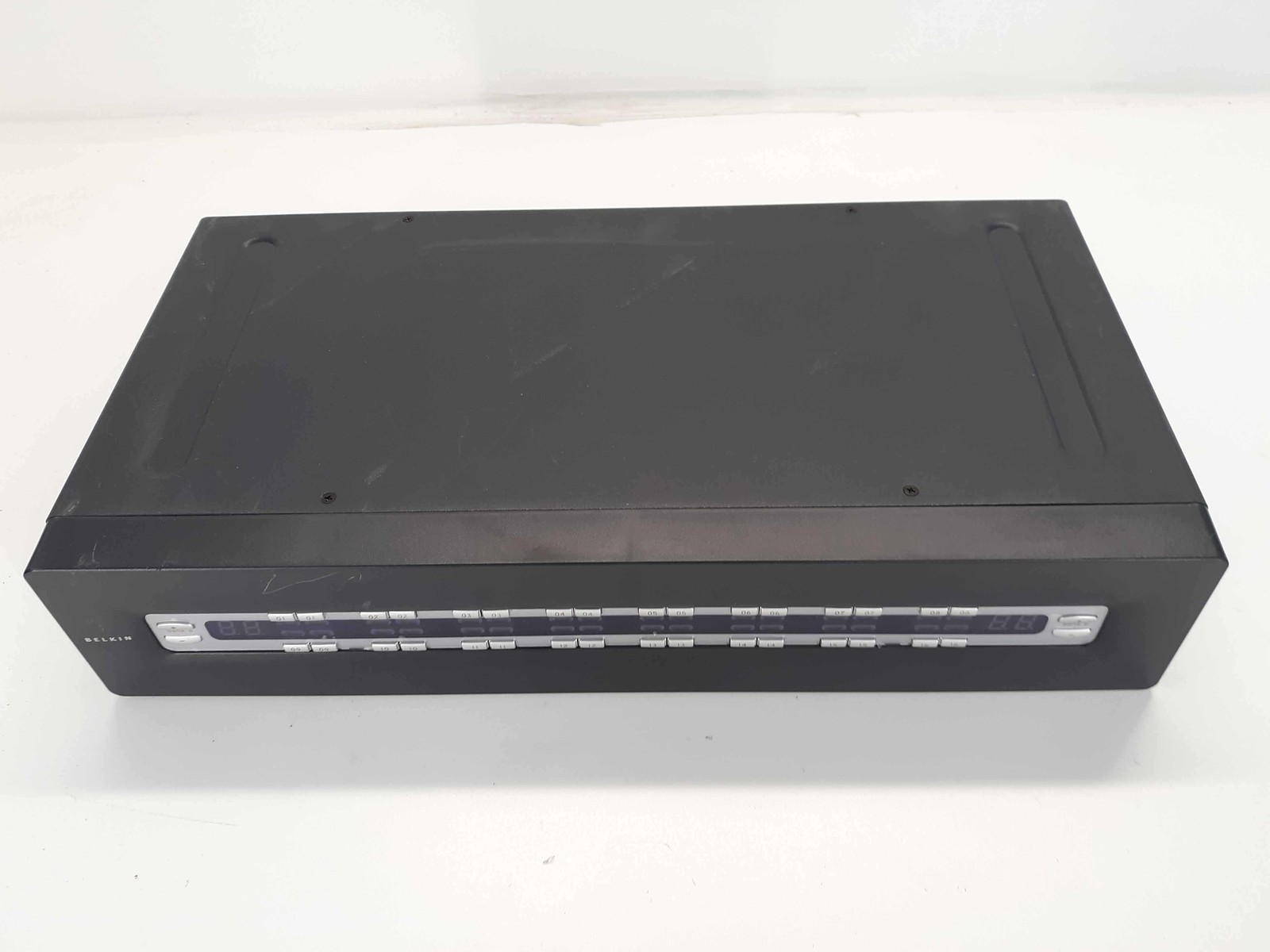 Belkin P81043-A Omniview Matrix2 16-port KVM Switch 