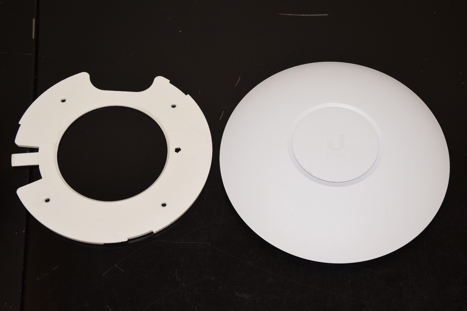 Ubiquity UniFi 6 U6-Pro 802.3at PoE Wireless AP with Original Plastic Mount