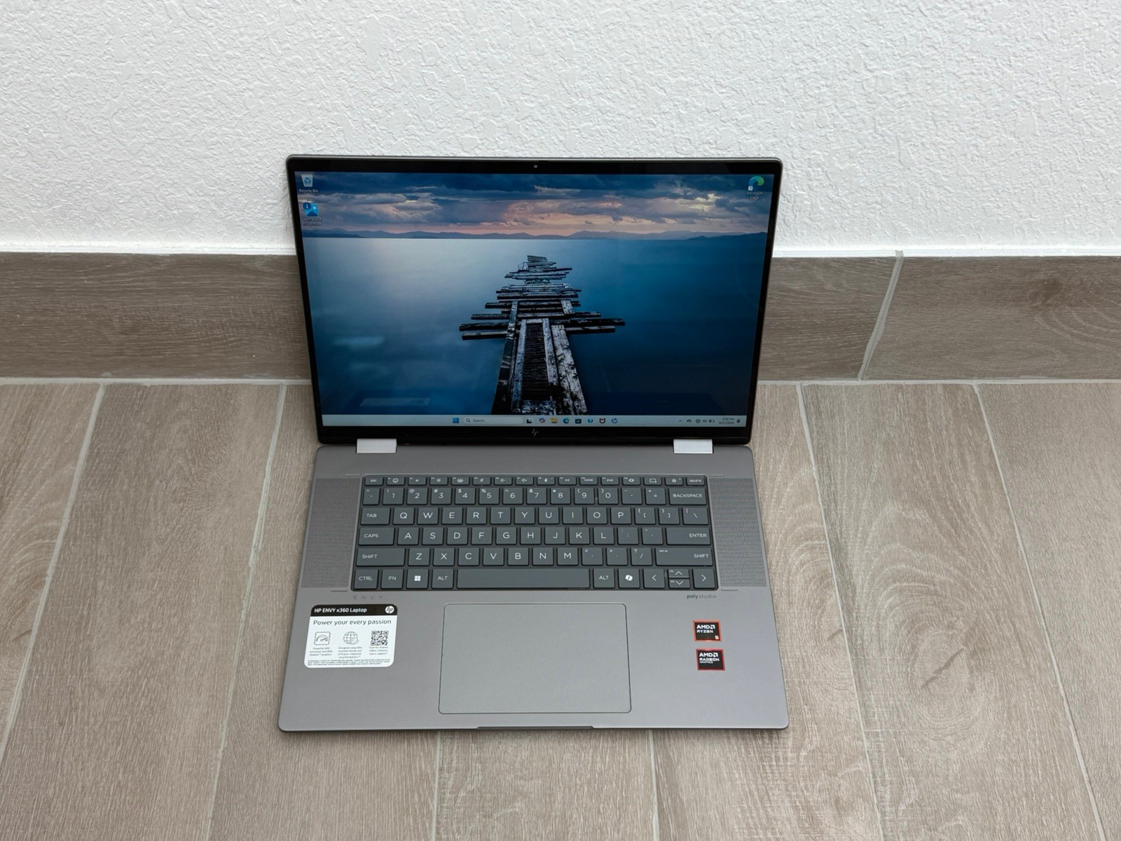HP Envy x360 2-in-1 16-ad0013dx 16" Touch Ryzen 5 8640HS 8GB RAM 512GB SSD