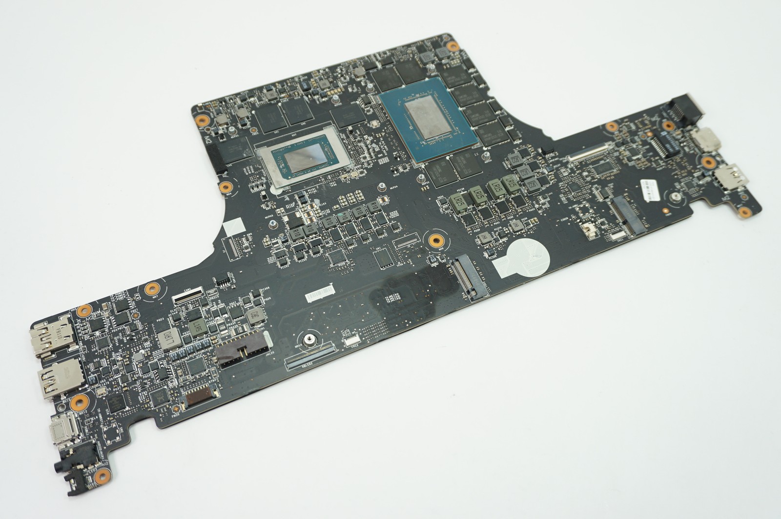 607-15FL1-11S MSI AMD Ryzen AI 9 365 32GB GeForce RTX 5080 16GB Motherboard M...