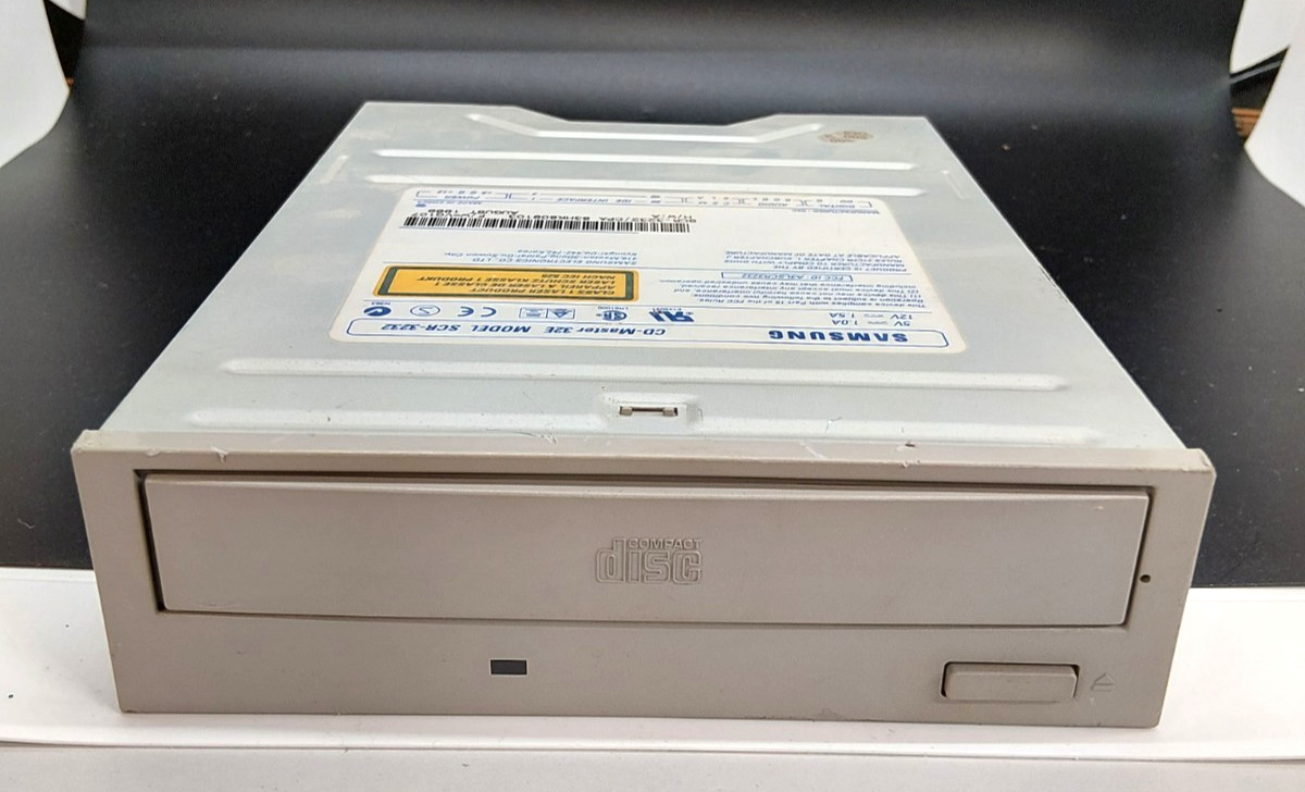 External Cd-Rom Samsung Cd-master 32E SCR-3232 Vintage AUGUST 1999