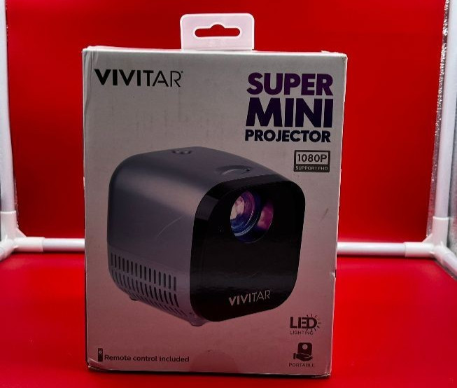 2021 New MIB Vivitar Super Mini Projector 1080P LED Lighting Remote Control