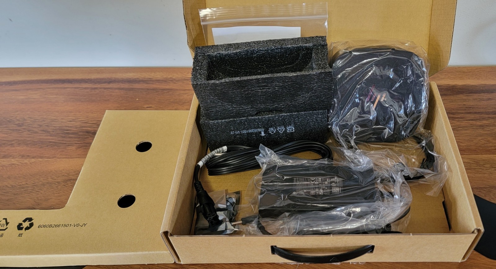NEW HP USB-C/A Universal Dock Display Link Docking Station Triple 4k