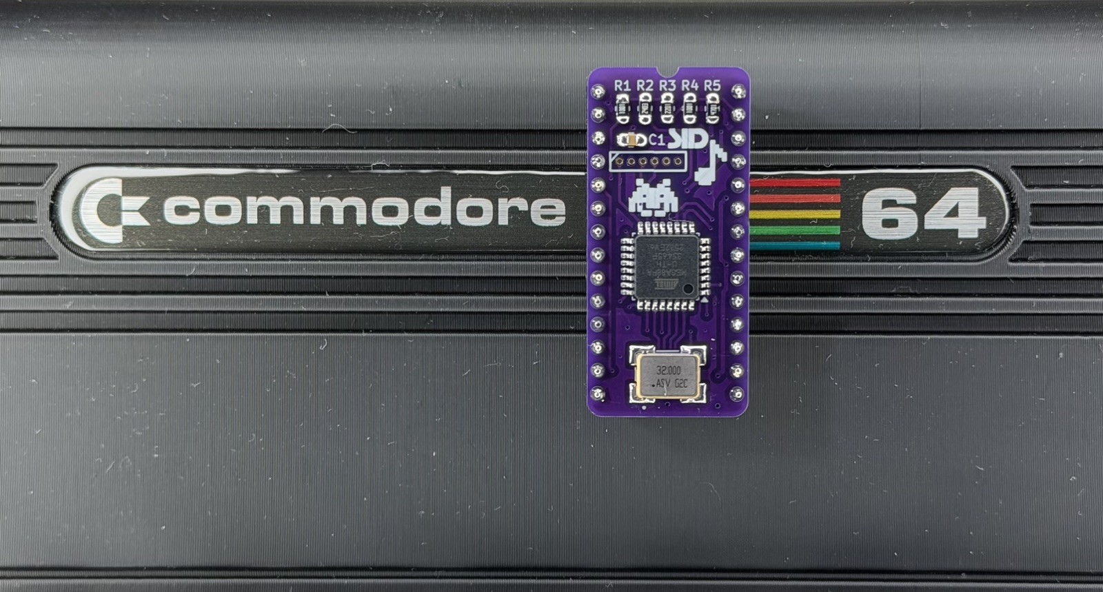 Commodore 64 128 Retro SID SwinSID 6581 8580 SoundChip Space Invader Edition LED