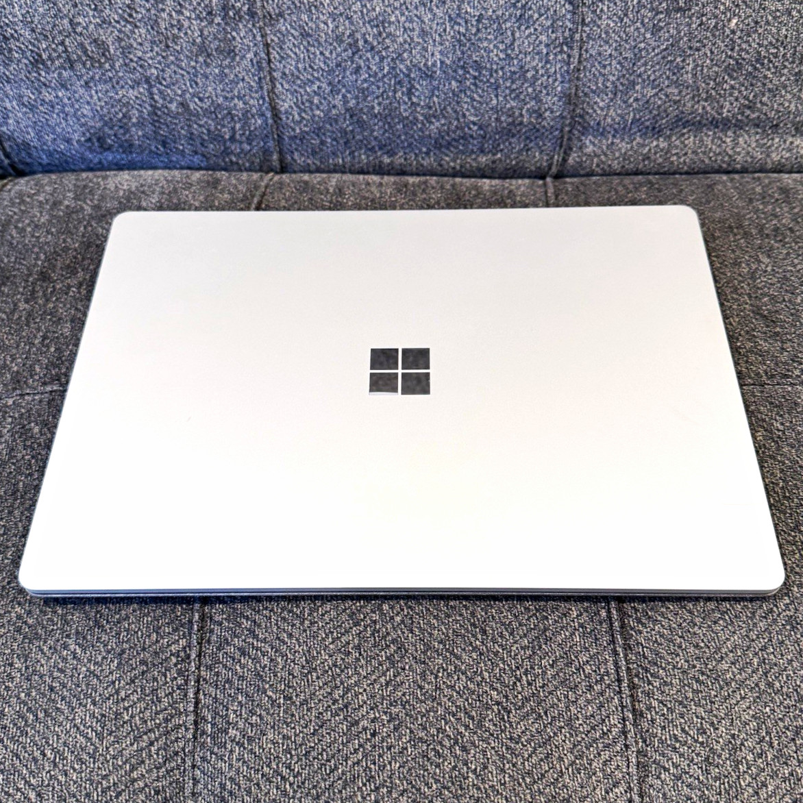 Microsoft Surface Laptop 1st Gen 13.5" i7-7600U 16GB RAM 512GB SSD  8.5/10